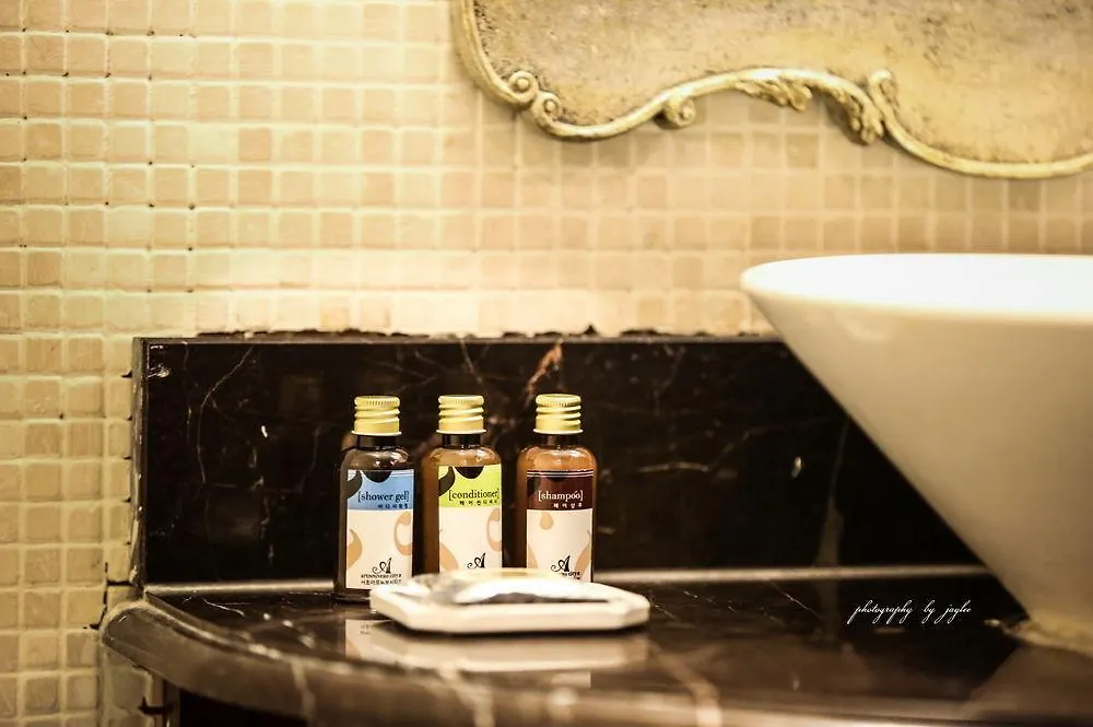 Hotel Artnouveau Seocho Seoul 4*,